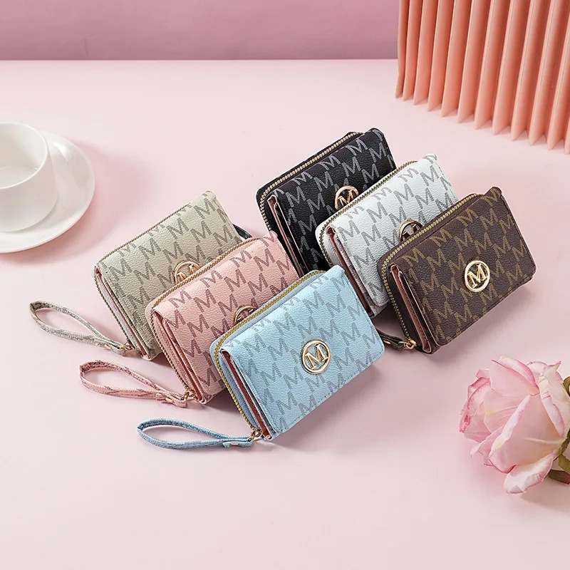 Wallets - กระเป๋าสตางค์ซิปสามชั้นลายตัวอักษร, ที่ใส่บัตรหลากสีสันทันสมัยพร้อมสายคล้องข้อมือ, กระเป๋าสำหรับผู้หญิงใช้งานได้ทุกวันอย่างมีสไตล์*